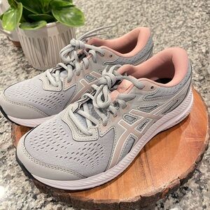 Women's Gray Running Shoes